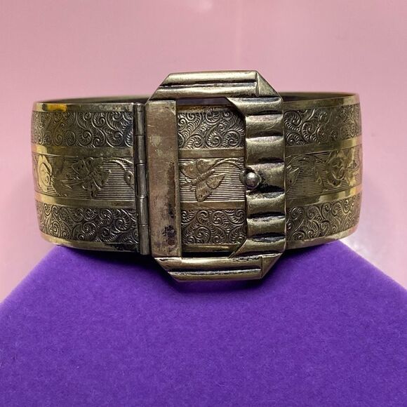 💛 Antique Silver Plated Buckle Butterfly Flower Bracelet - Picture 1 of 6